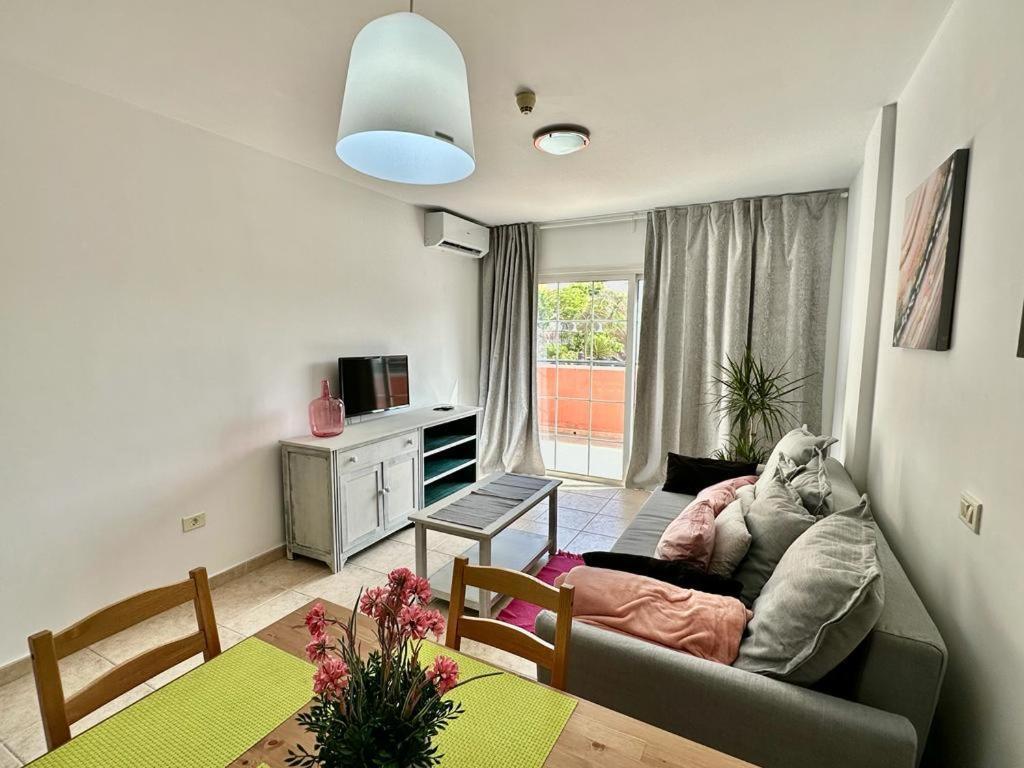 Sunny Apartment & Heated Pool Los Cristianos  Esterno foto