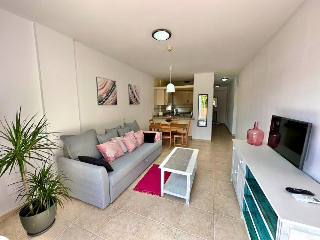 Sunny Apartment & Heated Pool Los Cristianos  Esterno foto