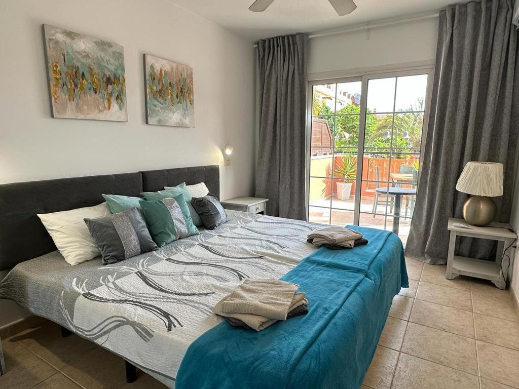 Sunny Apartment & Heated Pool Los Cristianos  Esterno foto