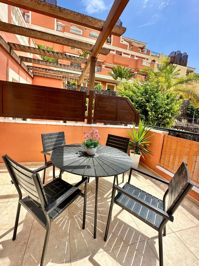 Sunny Apartment & Heated Pool Los Cristianos  Esterno foto