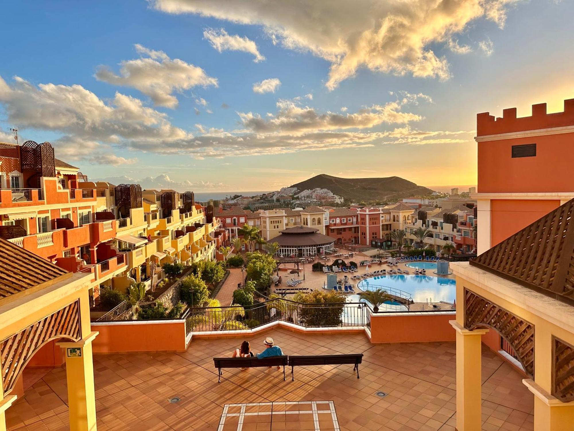 Sunny Apartment & Heated Pool Los Cristianos  Esterno foto