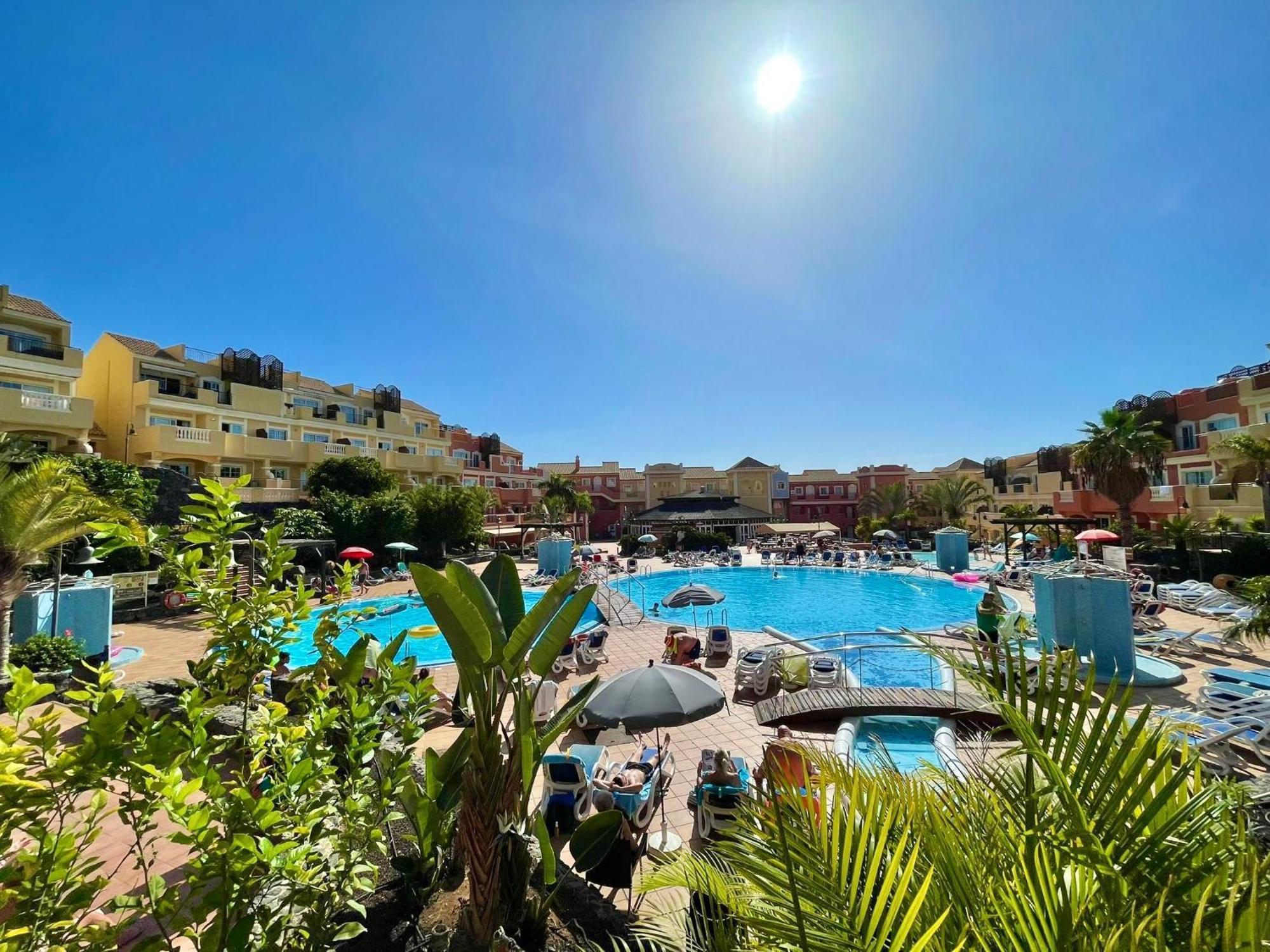 Sunny Apartment & Heated Pool Los Cristianos  Esterno foto